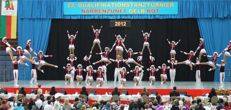 Beim Tanzturnier wird den Zuschauern eine tolle Show geboten. Foto: Edgar Friedrich