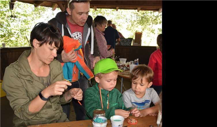 Beim Team der Kirchenscheune wurde fleißig gebastelt.