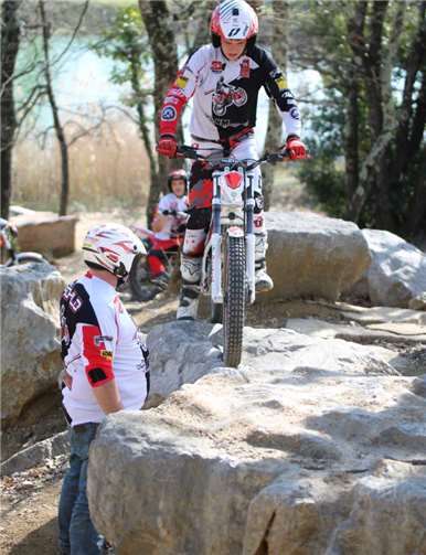 Beim Trial geht es über Stock und Stein.privat