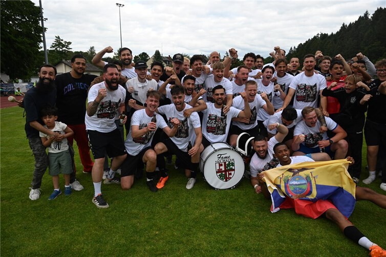 Beim TuS Mayen gab es nach dem Aufstieg in die Rheinlandliga kein Halten mehr. Foto: SK