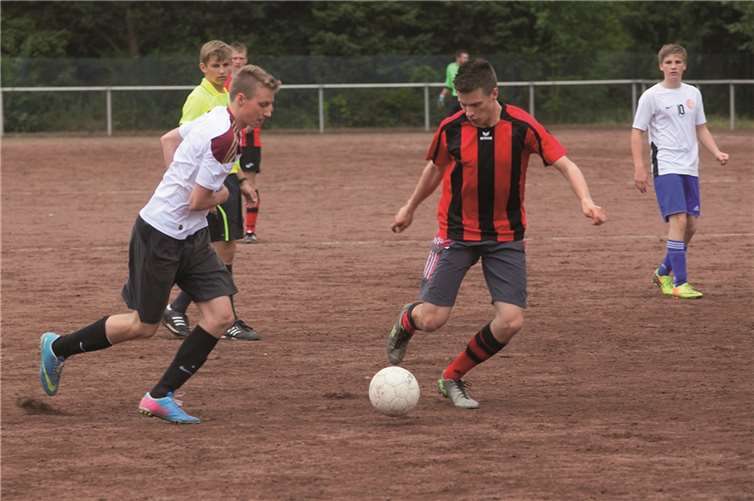 Beim Turnier der Hobbymannschaften gab es packende Zweikämpfe.