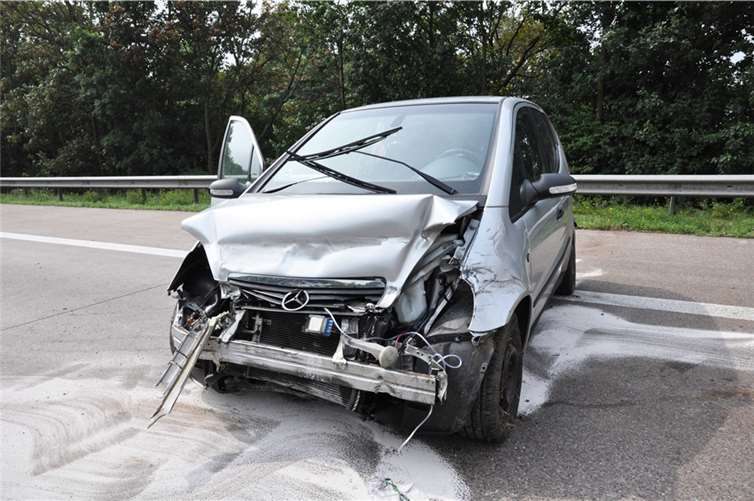Beim Unfall wurden mehrere Fahrzeuge schwer beschädigt. Fotos: Winkler TV.