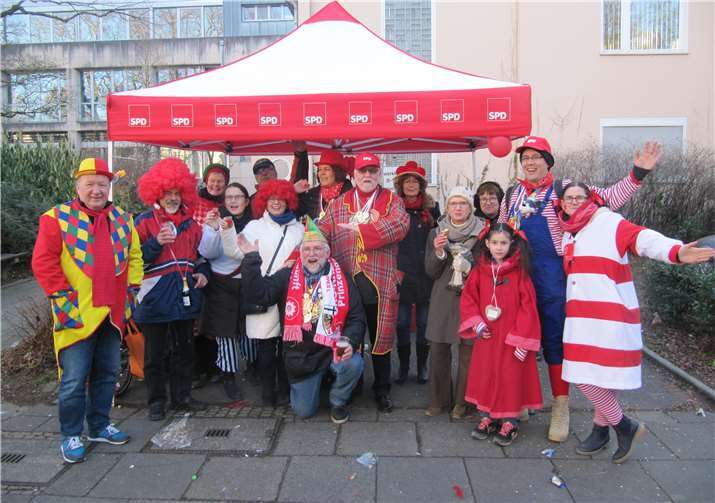 Beim Veilchendienstagsumzug wird wieder beste Stimmung vor dem Fraktionsgebäude herrschen. Foto: privat