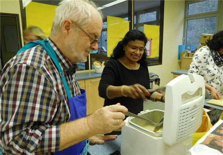 Beim Verein plus/minus 60 aktiv wurde international gekocht.Foto: privat