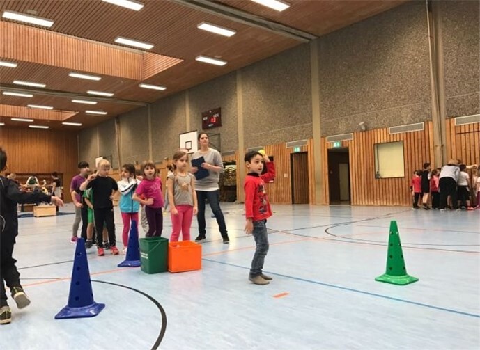 Beim Werfen kam es auf Geschicklichkeit an.