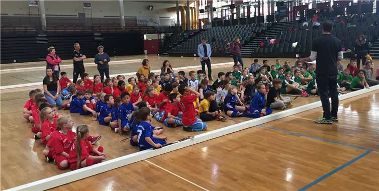 Beim Wettbewerb für Koblenzer Grundschulen wurde wieder begeistert Hockey gespielt.Foto: privat