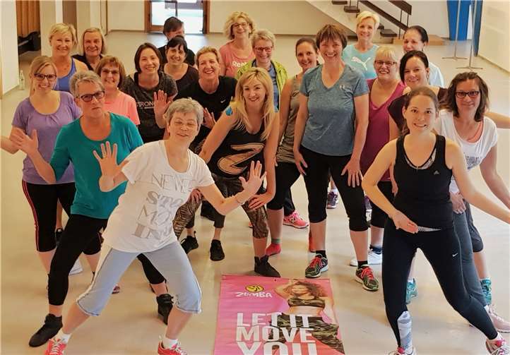 Beim Zumba wird in der Gruppe getanzt.Foto: privat