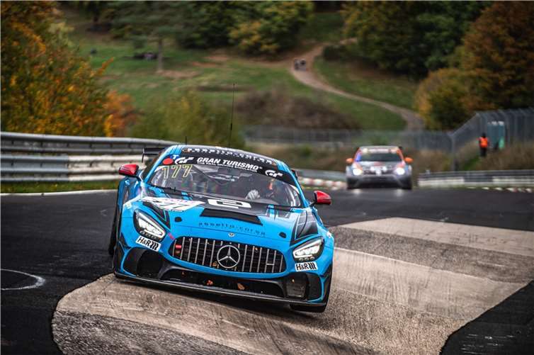 Beim achten Lauf der Nürburgring Langstrecken-Serie hieß der Sieger der SP10-Klasse abermals Waldow Performance. Janis Waldow sah nach 25 Rennrunden im Mercedes-AMG GT4 mit der Startnummer 177 als Erster der Klasse und auf Gesamtrang 15 die Zielflagge. Foto: 1vier.com