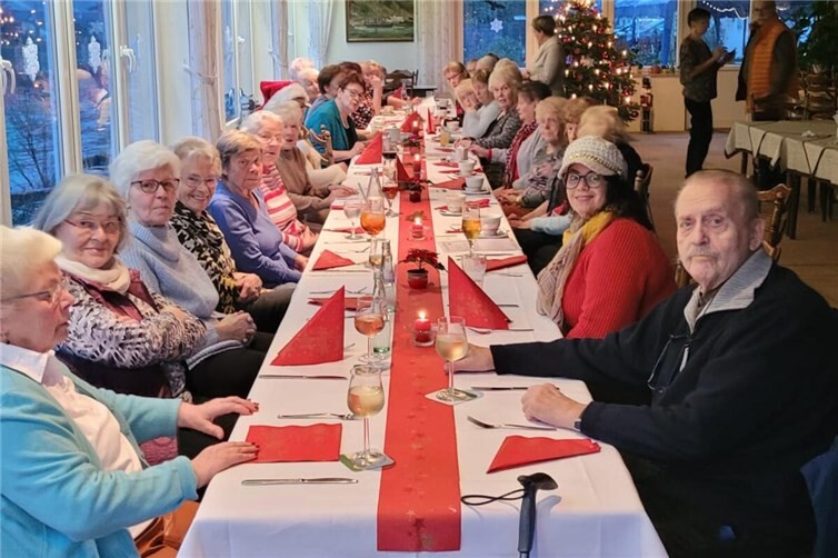 Beim allseits beliebten Schrottwichteln wurden auch die Lachmuskeln recht viel in Anspruch genommen. Foto: privat
