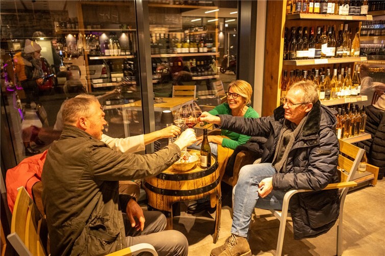 Beim beliebten Shopping-Genuss-Abend laden von 17 bis 21 Uhr zahlreiche Geschäfte, Boutiquen und Gastronomiebetriebe dazu ein, den Feierabend in besonderer Atmosphäre zu verbringen.  Foto: Dominik Ketz