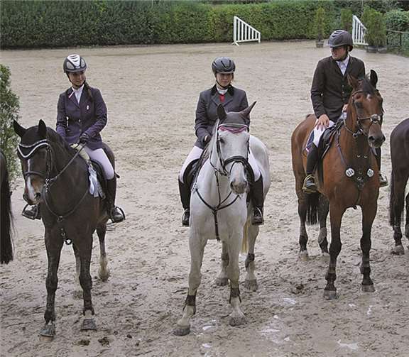 Beim diesjährigen Herbstturnier des Reitvereins Oberbachem in der Grube Laura fanden an zwei Tagen insgesamt 28 Spring- und Dressurprüfungen statt.privat