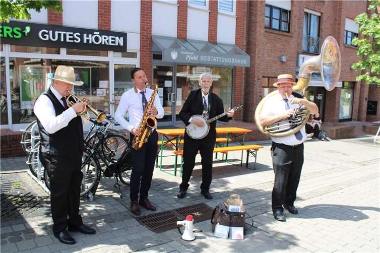 Beim ersten Meckenheimer Street Foof Festival gab es auch jede Menge Live-Musik.