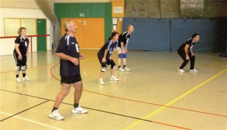 Beim ersten Vorrundenturnier der Saison 2013/2014 in Hachenburg belegte die Mixed-Mannschaft des PostSV Remagen einen guten siebten Platz.Privat