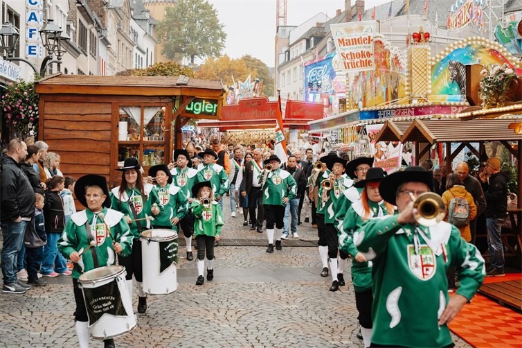 Beim feierlichen Festumzug können alle Interessierten teilhaben