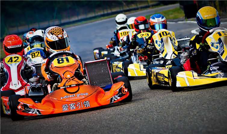 Beim „fliegenden Start“ konnte sich Enrico auf dervorteilhaften inneren Bahn von Anfang an durchsetzen.Fotos: Storm Photography
