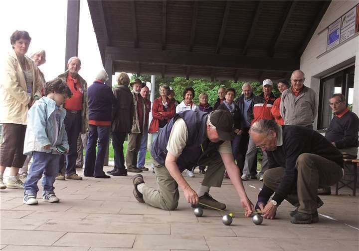 Beim gemeinsamen Familienfest „Boule-Amie“ hatten die Teilnehmer viel Spaß.privat