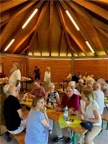 Beim gemütlichen Beisammensein kam es zu guten Gesprächen.  Foto: CDU Ortsgruppe Vettelschoß