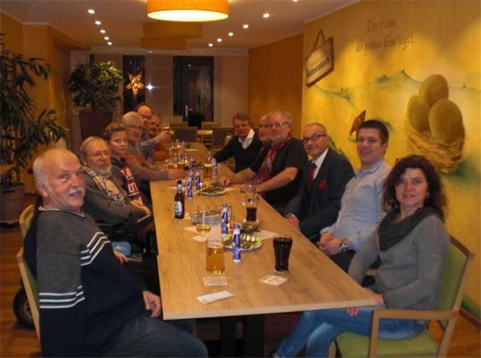 Beim gemütlichen Zusammensein blickte man auf die erste Hälfte der Saison zurück und ließ den Abend langsam ausklingen.Privat