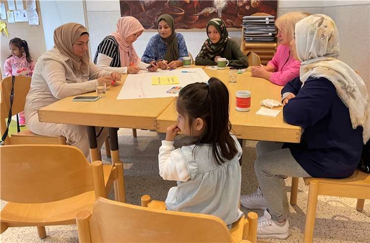 Beim interkulturellen Erzählcafé. Foto: Christa Fröhlich