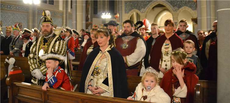 Beim karnevalistischen Gottesdienst war die Brohler Johannes-Pfarrkirche sehr gut besetzt.Fotos: Dieter Baunach