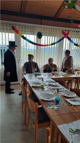 Beim karnevalistischen Nachmittag wurde viel gesungen und gelacht.