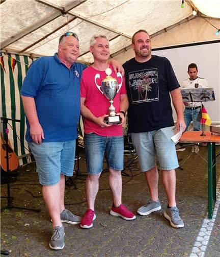 Beim mit Spannung erwarteten Kicker-Turnier räumte heuer das Spielerduo Benz-Fassbinder den Pokal ab.