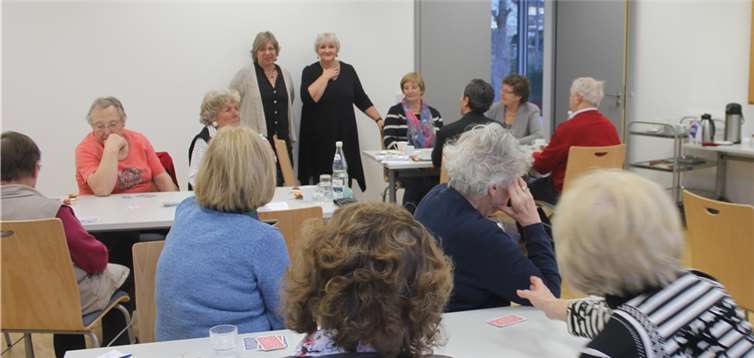 Beim monatlichen Spielenachmittag des Katholischen Familienzentrums St. Marien Wachtberg im Haus St. Gereon waren die Teilnehmerinnen stolz, eine Spendensumme in Höhe von 776,40 Euro übergebe zu können.