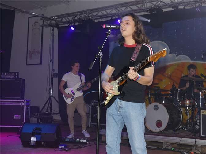 Beim musikalischen „Maifeld-Live-Event“ in der Münstermaifelder Stadthalle präsentierten die Organisatoren ein „Young-Age-Concert“ allererster Güte. Fotos: TE