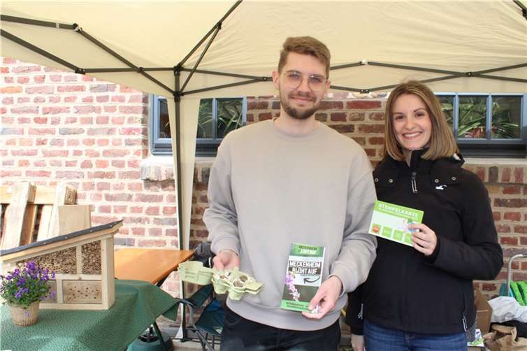 Beim noch relativ jungen Verein „Meckenheim blüht auf“ konnten die beliebten Stempelkarten gestempelt,aber auch Naturexponate bestaunt werden.