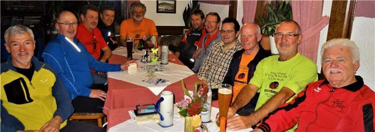 Beim regelmäßigen Radlerstammtisch im Gelbachtal an der Kreisgrenze zwischen WW und Rhein-Lahn wurde mit der Planung er großen „MonTon-Rundfahrt 2020“ begonnen. Foto: privat