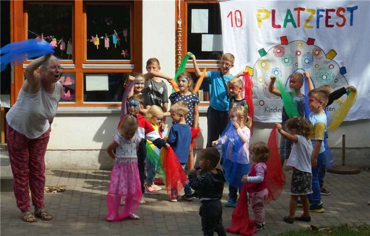 Beim stimmungsvollen Tüchertanz schwangen zahlreiche Gäste ebenfalls das Tanzbein.Foto: privat