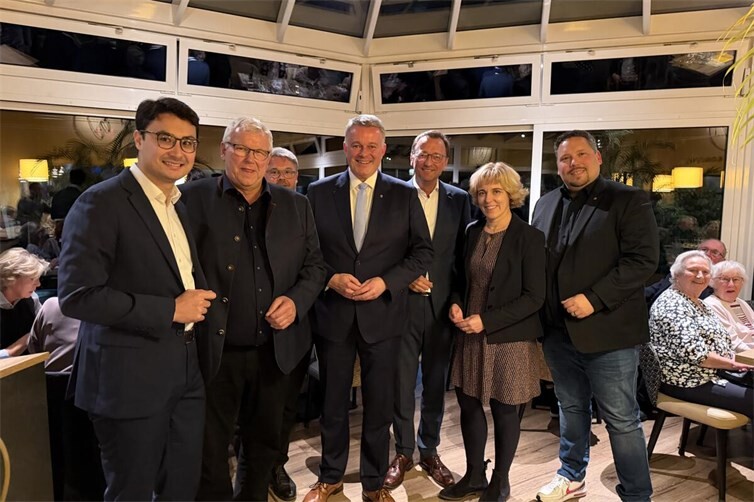 Beim traditionellen Döbbekooche-Essen der CDU Güls/Bisholder im WohnGut standen der persönliche Austausch und aktuelle politische Themen im Mittelpunkt.