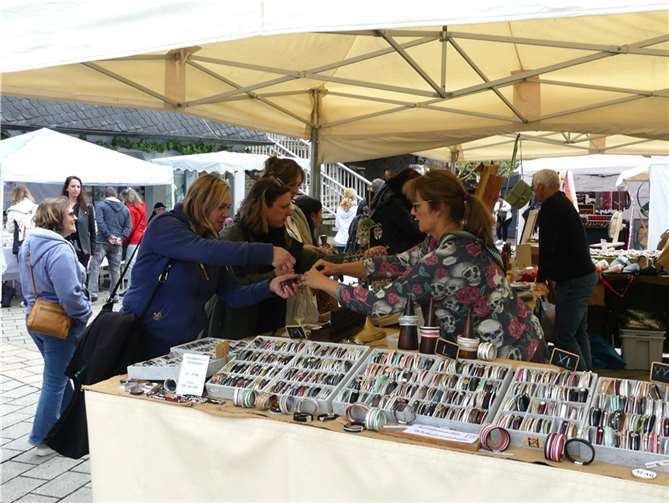 Beim traditionellen Kunst- und Handwerkermarkt in Cochem bestach das Angebot durch seine Vielfalt. Fotos: TE