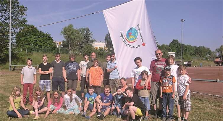 Beim traditionellen Pfingstlager der Kinder- und Jugendinitiative Merzbach (KJI) in Zusammenarbeit mit dem Deutschen Jugendrotkreuz (JRK) Düsseldorf befand sich in diesem Jahr das Basislager neben dem Fußballfeld des SV Merzbach