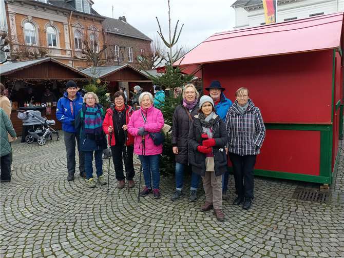 Beim vielfältigen Speisenangebot fand jeder das passende Gericht und Getränk gegen Hunger und Durst.  Foto:privat