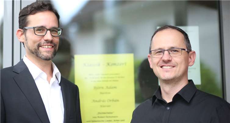 Beinahe ein Heimspiel hatten Björn Adam und András Orbán in Dierdorf, wo sie zum wiederholten Mal auf Einladung des MGV gastierten und das Publikum zu Begeisterungsstürmen hinrissen. privat