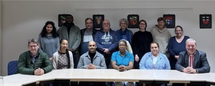 Beirat für Migration und Integration der VG Unkel: 1. Reihe sitzend von links nach rechts: Roland Thelen, Beigeordneter der VG Unkel; Yinka Kehinde, 1. Stellvertretende Vorsitzende Beirat für Migration und Integration (BMI); Bibhakar Ranjan, 3. Stellvertretender Vorsitzender BMI; Angéle Simo-Menden, Vorsitzende BMI; Gülsen Öslük, 2. Stellvertretende Vorsitzende BMI; Karsten Fehr, Bürgermeister der VG UnkelHintere Reihe stehend: BMI-Mitglieder Ashwini Punnoor; Abdulrazak Zeba; Ebrahim Tayyar; Bernd Seiler-Rehling; Margrit Mooraj; Julia Freriks; Christiane Laschefski;Elisabeth D’Angelo; auf dem Bild fehlen: Korbinian Wester und Dr. Paul Christiaan Venter.  Foto: privat