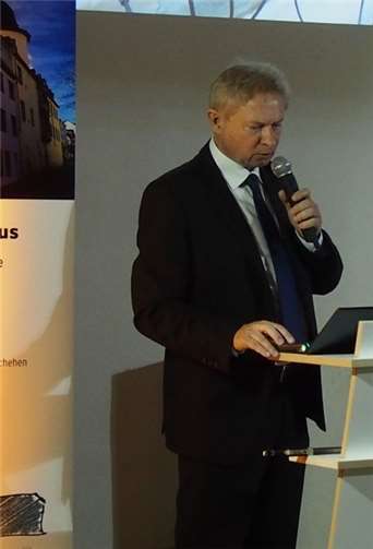 Beisein von rund 150 Gästen eröffnete Martin Görlitz das sanierte Dreikönigenhaus.