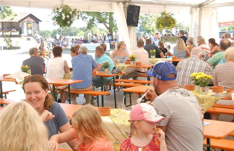 Bekannt ist das Turnier für die gute Verpflegung der Teilnehmer und Besucher.