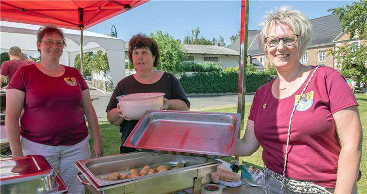 Beliebt waren die „Quallmänner“, diedas Küchenteam zubereitet hatte.