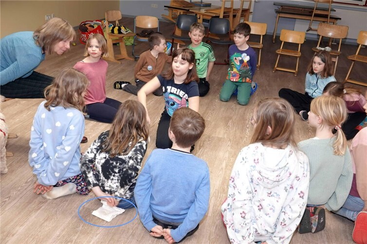 „Bello, Bello dein Knochen ist weg“ gab es als Spiel zum Abschluss.