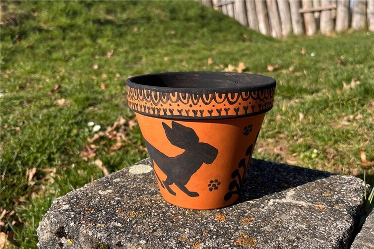 Bemalter Tontopf nach antikem Vorbild