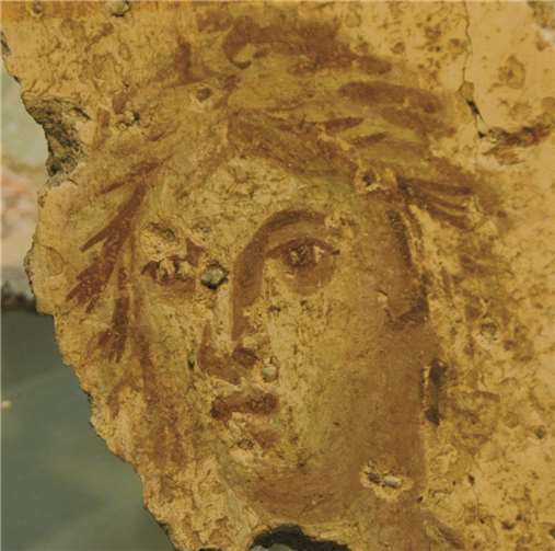 Bemaltes Putzstück aus der römischen Siedlung am „Guten Mann“. privat