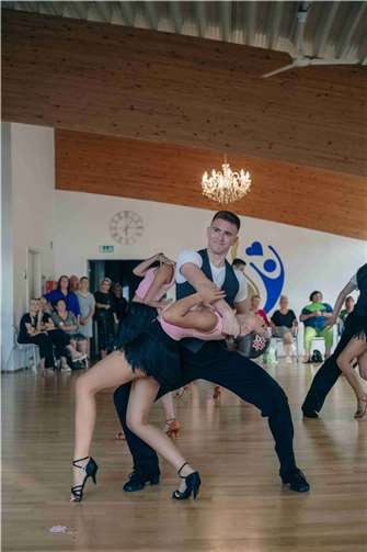 Ben Beichel und Emmy Prochnau wurden für ihre herausragenden Leistungen geehrt.  Foto: Yvette Robol