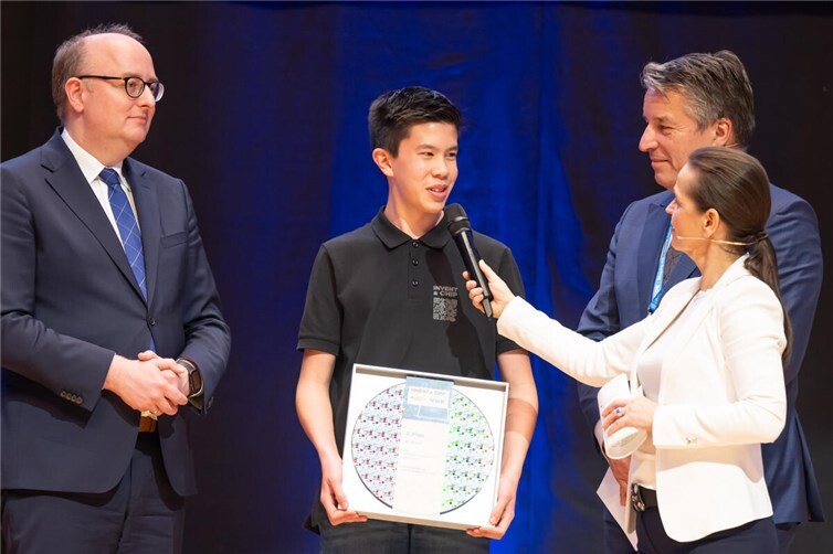 Ben Kleefuß, Schüler des Städtischen Gymnasiums Rheinbach (Jahrgangsstufe 12), gewinnt den mit 1500 Euro dotierten 2. Preis beim bundesweiten Wettbewerb INVENT a CHIP 2025. Foto: privat