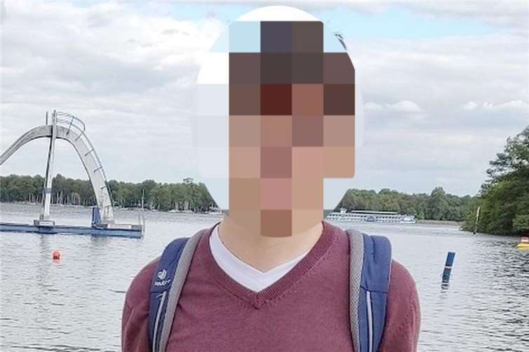 Bence M. aus Bonn wird vermisst. Fotos: Polizei