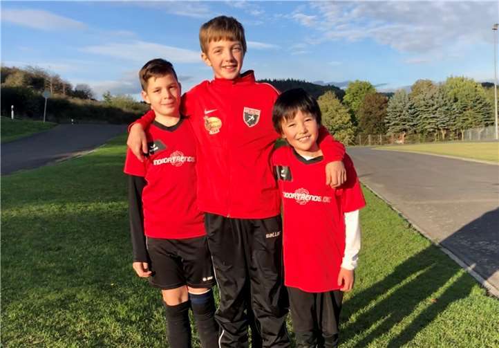 Benedikt Beck, Torwart Jan Hoffmann und der zweifache Torschütze Romeo Zavelberg. Fotos: privat