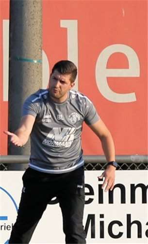 Benedikt Lauer gibt mittlerweile im dritten Jahr beim FV Rübenach die Richtung vor. Foto: TH