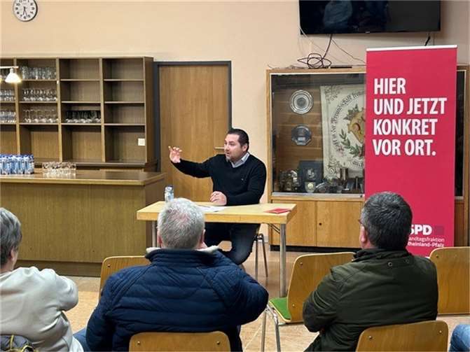 Benedikt Oster zieht Halbzeitfazit. Foto: Christian Simon