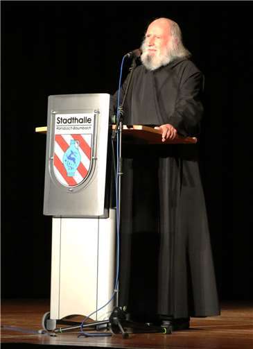 Benediktiberpater Dr. Anselm Grünspricht über das Älterwerden.Foto: Katharina Kasper HOPSIZ GmbH